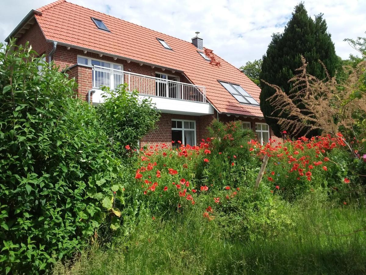 Haus Rosengarten- Ruhige Ferienwohnungen Im Gruenen Sehlen Exterior photo